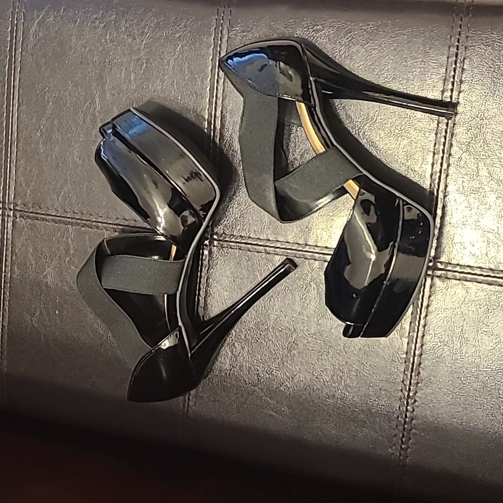 Dress shoes